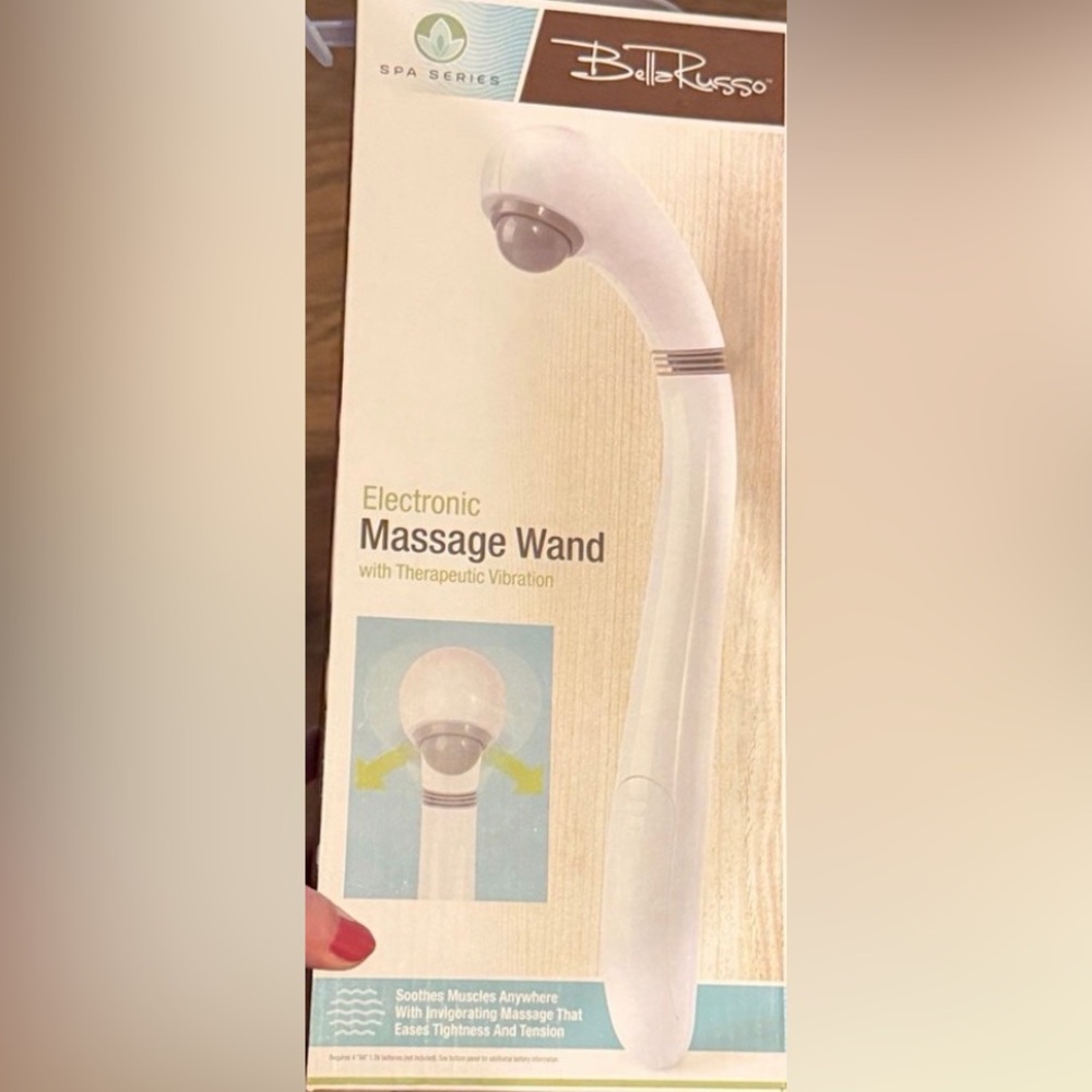 Bella Russo Electronic Massage Wand NIB